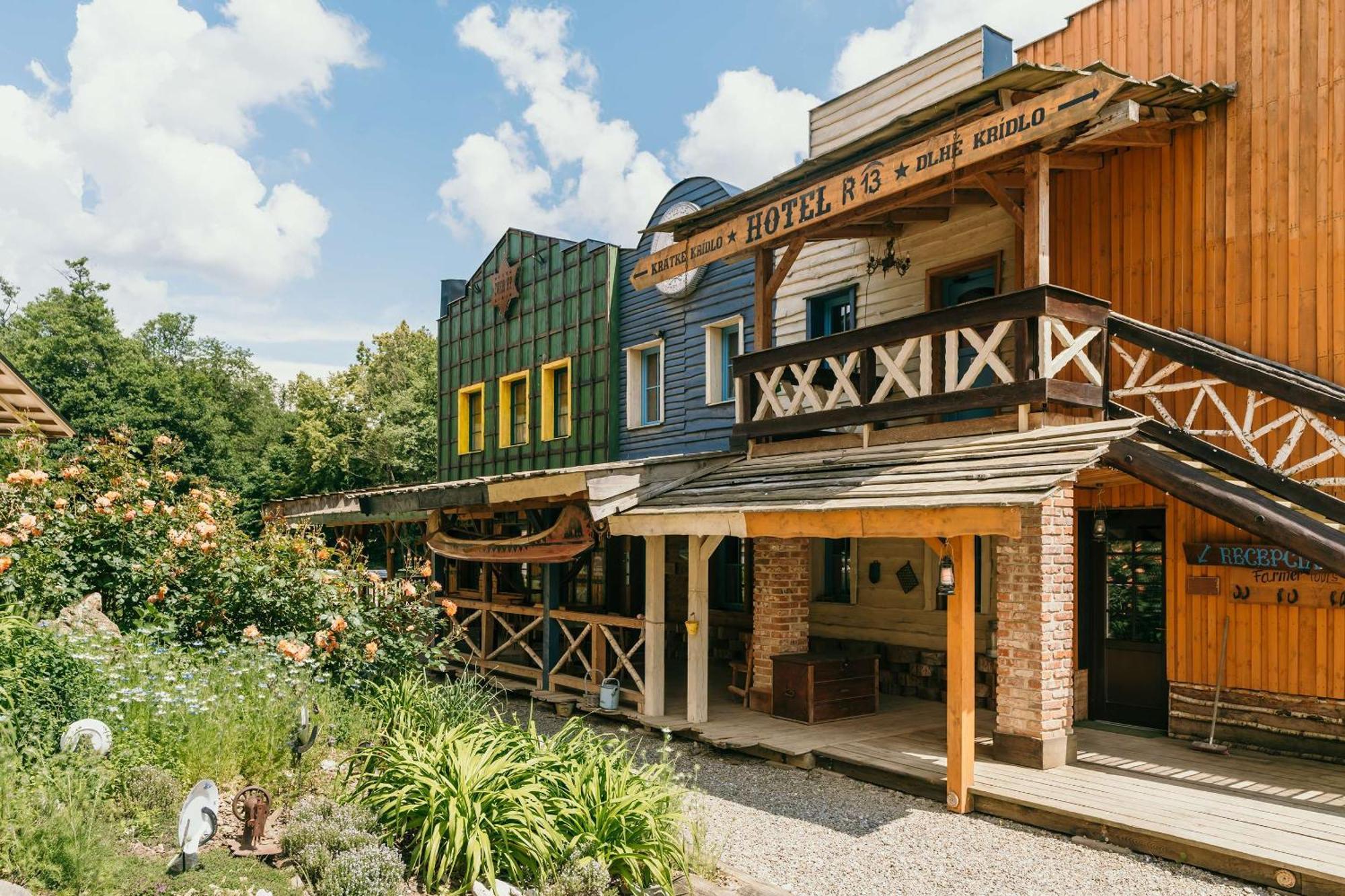 Ranch 13 - Western A Kone Nemsova Екстер'єр фото