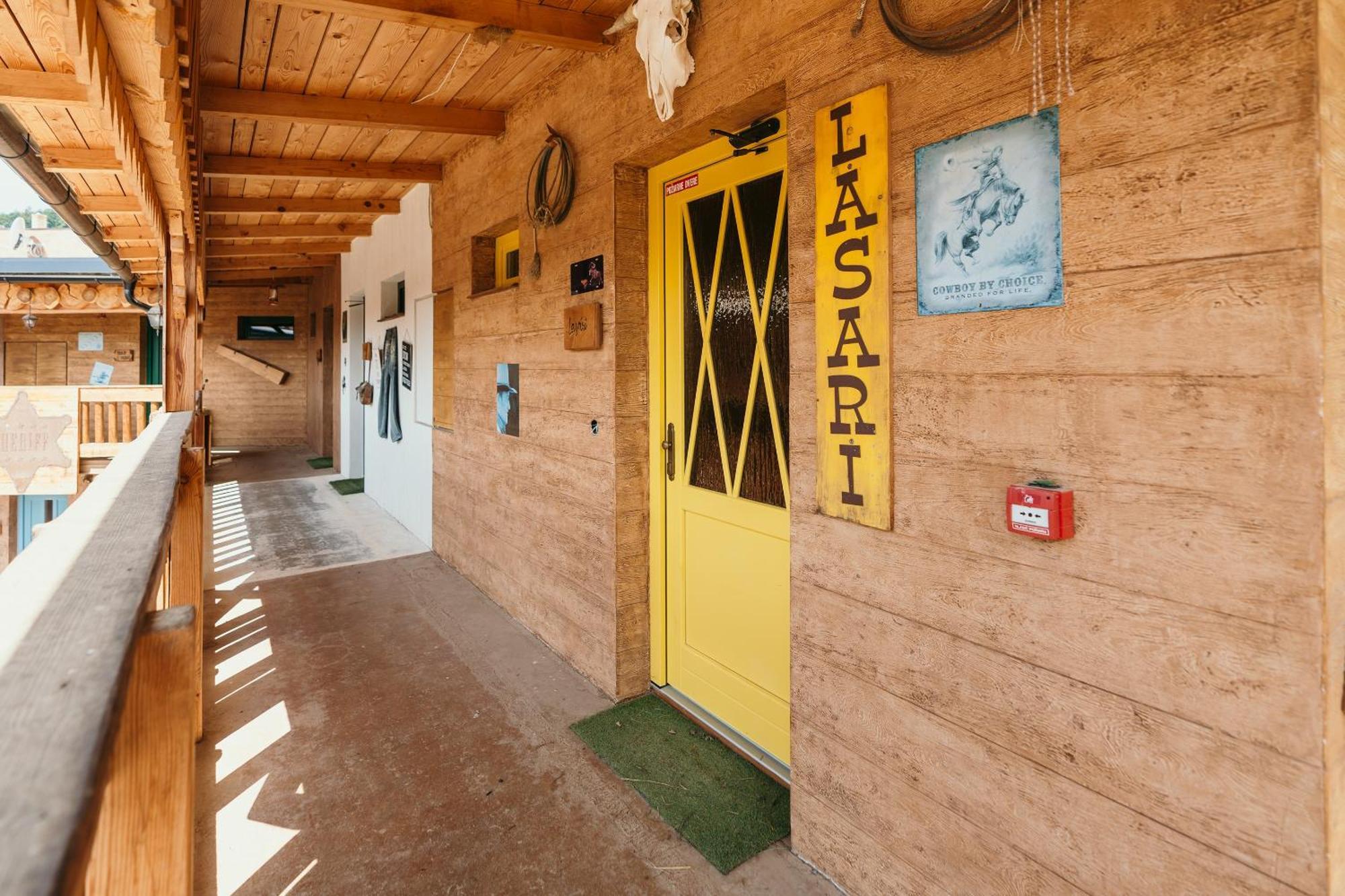 Ranch 13 - Western A Kone Nemsova Номер фото