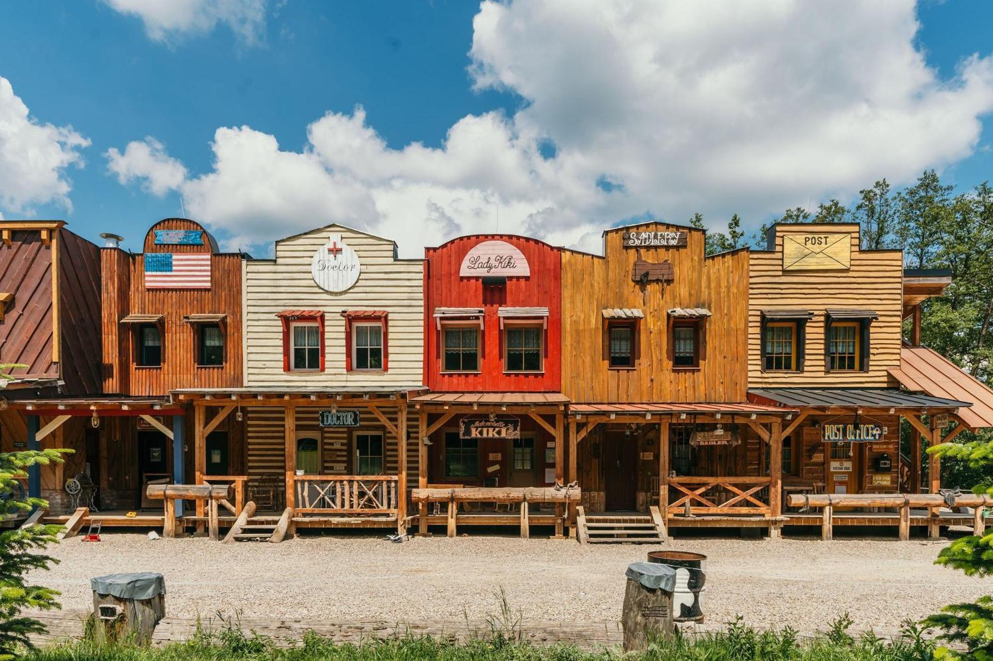 Ranch 13 - Western A Kone Nemsova Екстер'єр фото